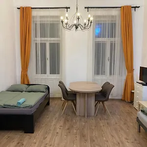 Roland Downtown - Buda Apartman