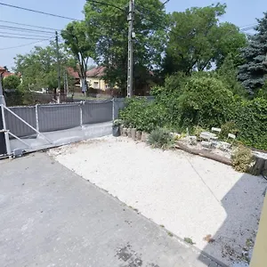 Hi-bp Garden Batsanyi Tiny House Near The Train With Free Parking Apartman
